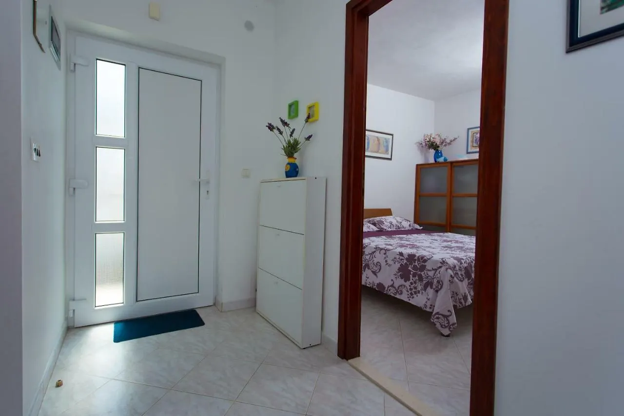 Charming Modern House With The New Swimming Pool - Apartment Maya 2 トロギール