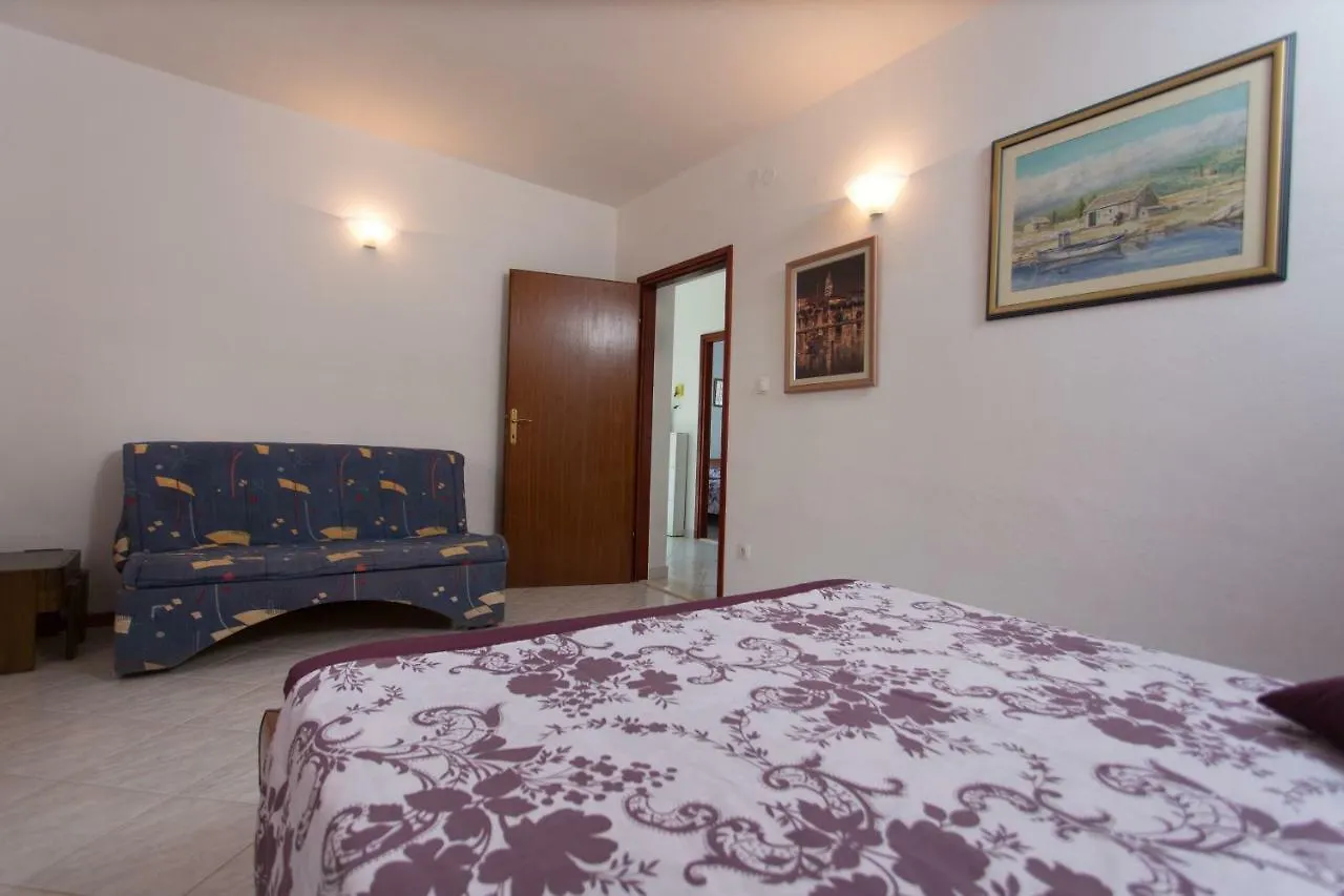 Charming Modern House With The New Swimming Pool - Apartment Maya 2 トロギール
