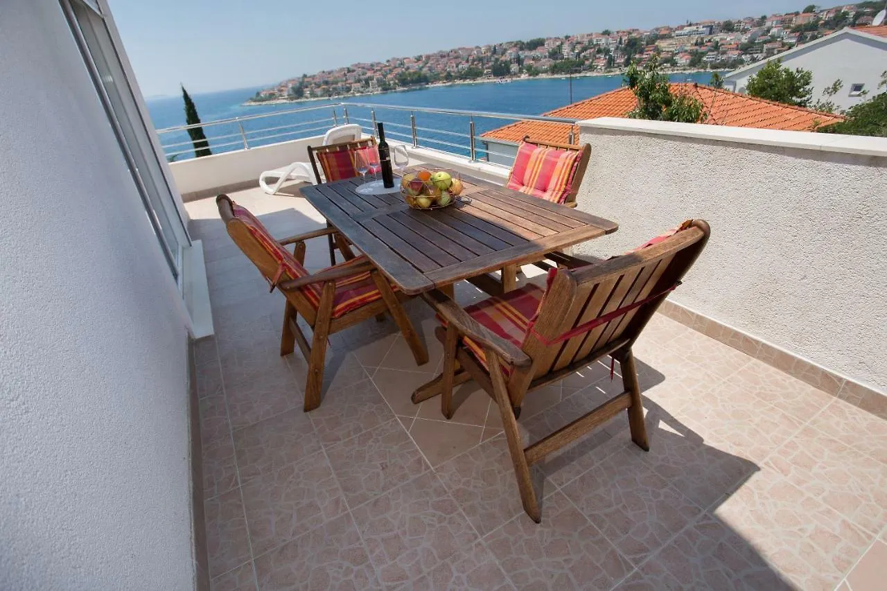 Charming Modern House With The New Swimming Pool - Apartment Maya 2 Trogir