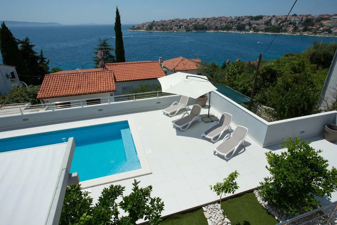 Charming Modern House With The New Swimming Pool - Apartment Maya 2 Trogir